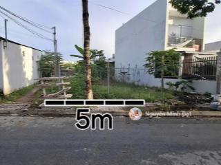 Bán lỗ 200 triệu cho ai thiện chí mua trong tháng dt 105m2 ( 5 x 21m ) gần quảng trường  sổ riêng