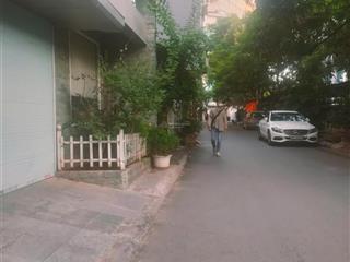 Bán nhà ngõ 389 hoàng quốc việt, cầu giấy, 76m2, nhà mới, thang máy, ô tô, phân lô, 23 tỷ