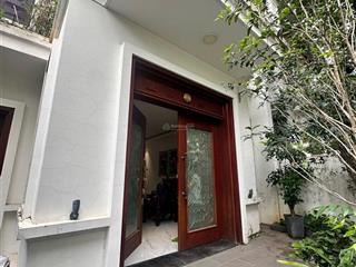 Bán nhà ngõ 234 hoàng quốc việt, cầu giấy, 105m2, sân vườn, ô tô, phân lô, kinh doanh, 29 tỷ