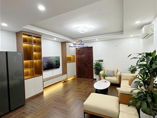 Bán căn 3pn  93m2, view sông hồng cầu vĩnh tuy, giá bán 6,15 tỷ có gia lộc.  0943 358 ***
