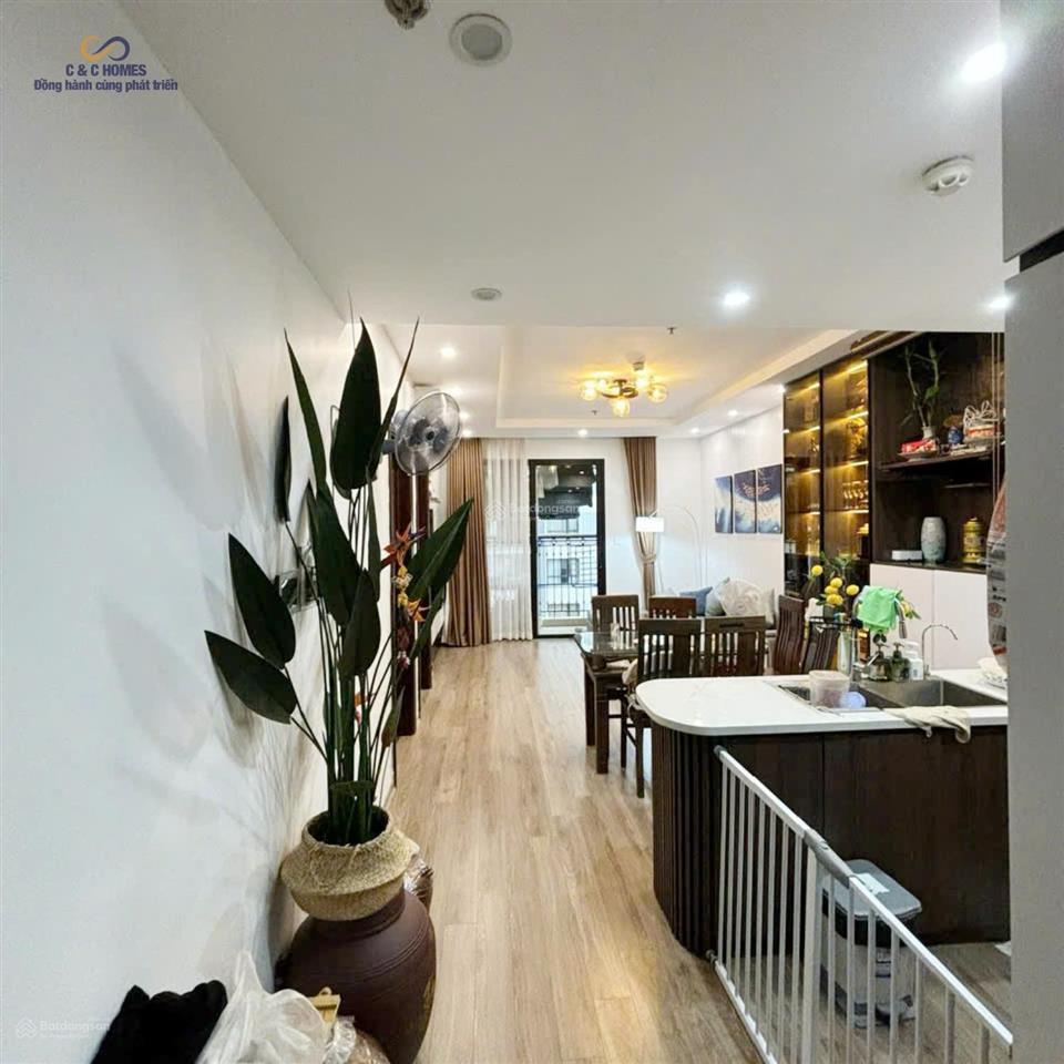 Bán gấp căn 2 ngủ 2 vệ sinh cam kết có slot ô tô cố định như ảnh ở times city.  0943 358 ***