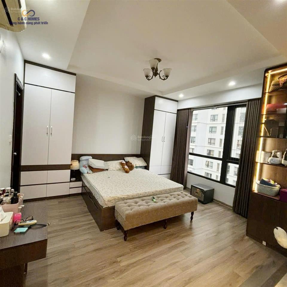 Bán gấp căn 2 ngủ 2 vệ sinh cam kết có slot ô tô cố định như ảnh ở times city.  0943 358 ***