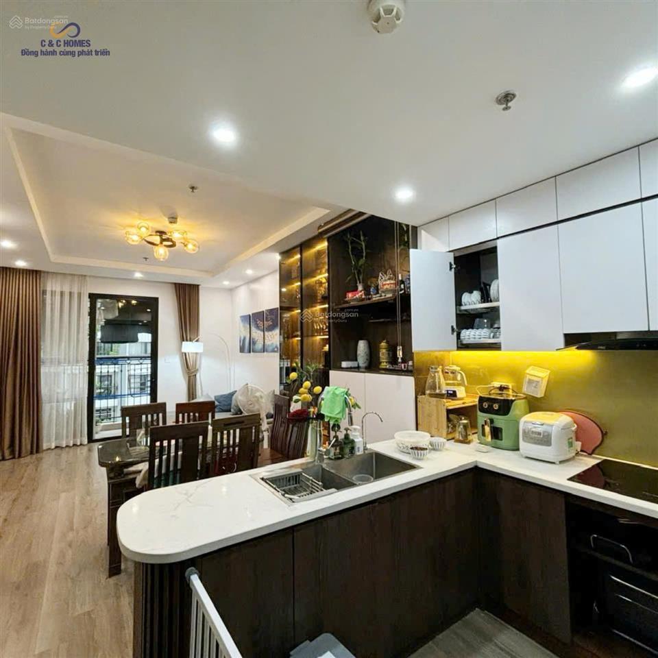 Bán gấp căn 2 ngủ 2 vệ sinh cam kết có slot ô tô cố định như ảnh ở times city.  0943 358 ***