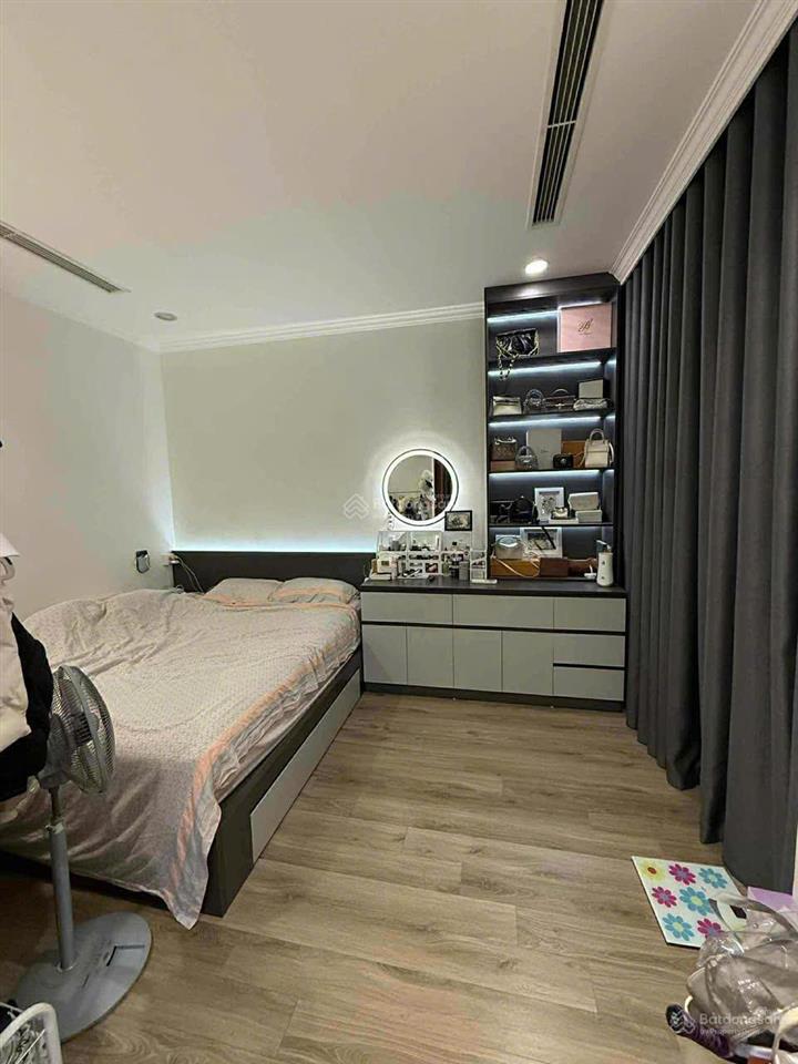 Bán cc 3pn, 2wc tại vinhomes times city  park hill, 12,5 tỷ, 106m2, hoàng mai,  0943 358 ***
