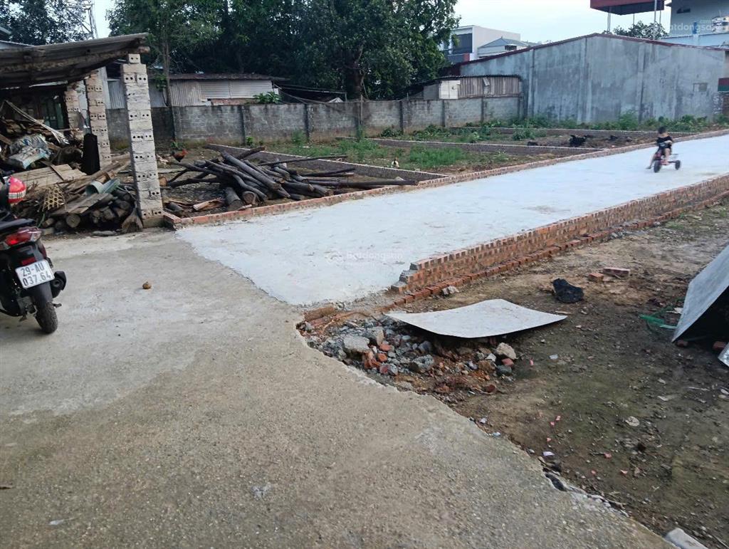 Đất sơn đông, sơn tây sổ đỏ full thổ cư. đường rộng 4m, ô tô 7 chỗ vào tận đất. gần quốc lộ 21