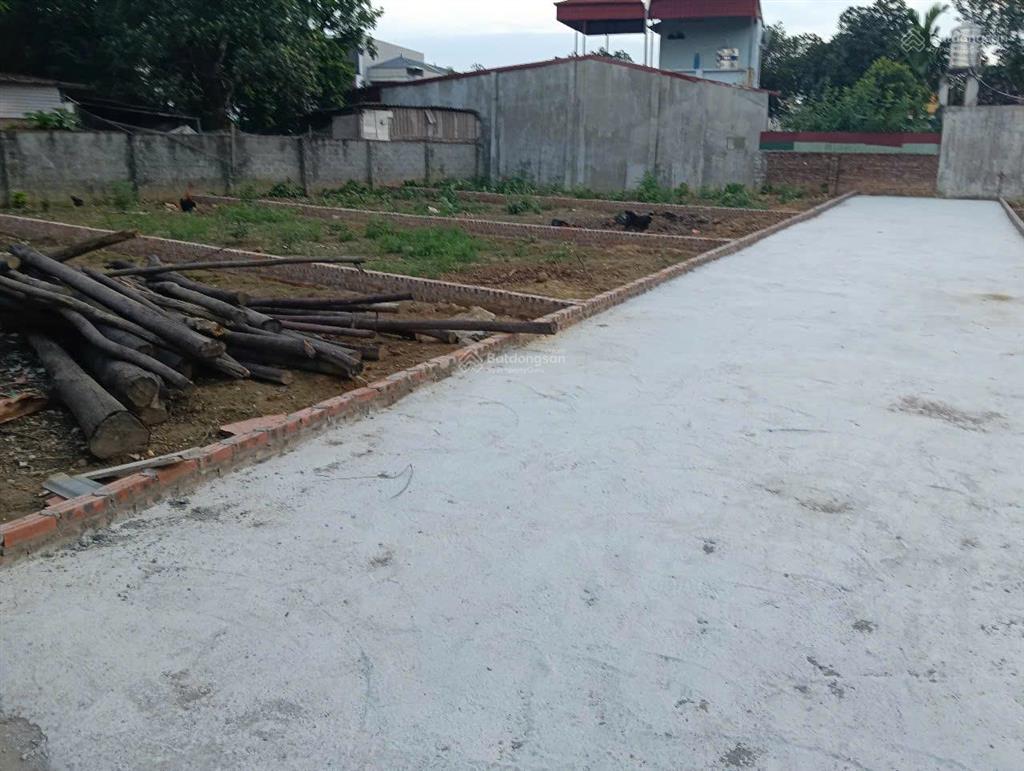 Đất sơn đông, sơn tây sổ đỏ full thổ cư. đường rộng 4m, ô tô 7 chỗ vào tận đất. gần quốc lộ 21