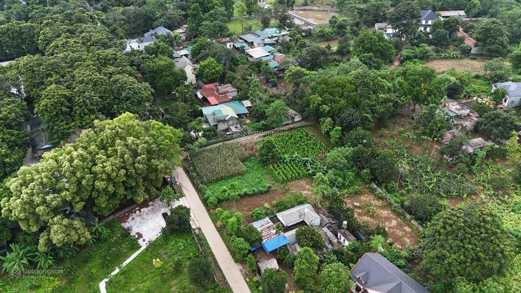 Bán lô góc 2 mặt tiền cực đẹp 1.000m2 (250m2 thổ cư) suối yên, cư yên, lương sơn