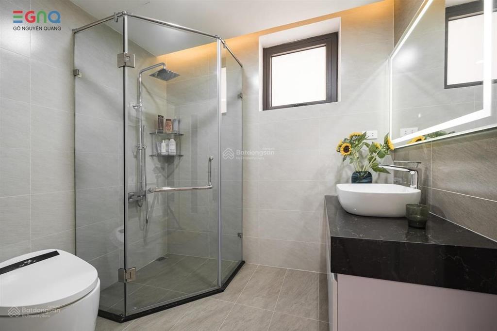 Chính chủ bán ch 2pn  2wc, dt 77m2, view hồ, tòa five star kim giang, giá 6,5 tỷ,  0523 681 ***