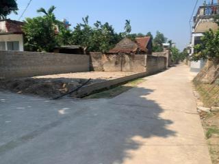 Lô góc 2 mặt tiền rộng có thể kinh doanh đường ôt tránh ngay sát trung tâm thị trấn