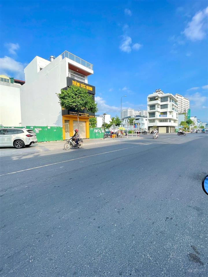 Bán đất đường thích quảng đức đoạn ngay ngã 4 đường số 22  kđt vcn phước long 1, p nam nha trang