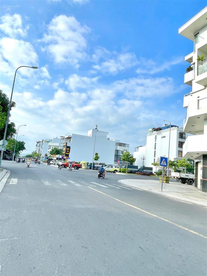 Bán đất đường thích quảng đức đoạn ngay ngã 4 đường số 22  kđt vcn phước long 1, p nam nha trang