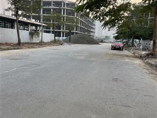 Đất nền đẹp tại tái định cư kiêu kỵ,với diện tích 80m², rất phù hợp cho xây dựng nhà ở hoặc đầu tư.