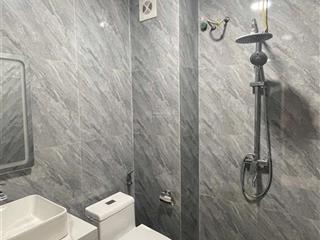 Nhà mới  trung tâm bát khối  ô tô vào nhà  gần phố  khu vực dân trí cao  hiếm