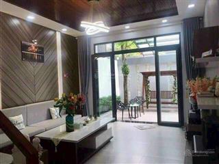 Bán biệt thự mặt tiền đường số quận 7 dt 9x18m, nhà 3l  giá 25,5 tỷ tl