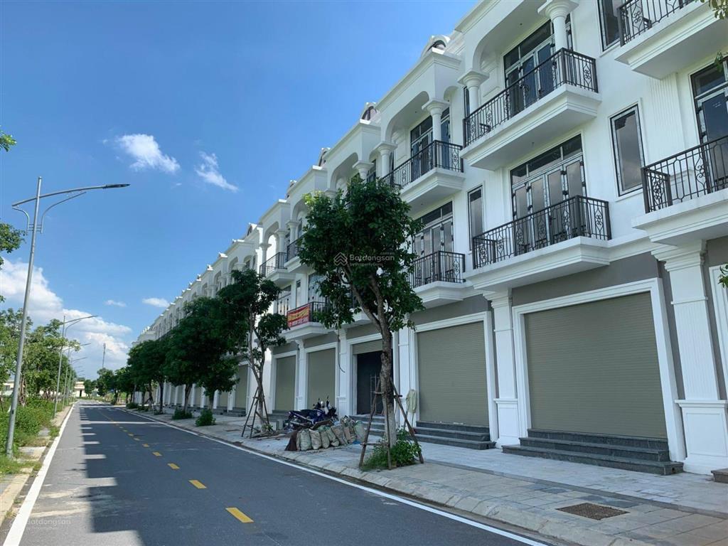 Chính chủ tôi bán shophouse mặt cổ loa nhỉnh 14 tỉ không lỗi, cam kết cần tiền giá tốt nhất, alo e