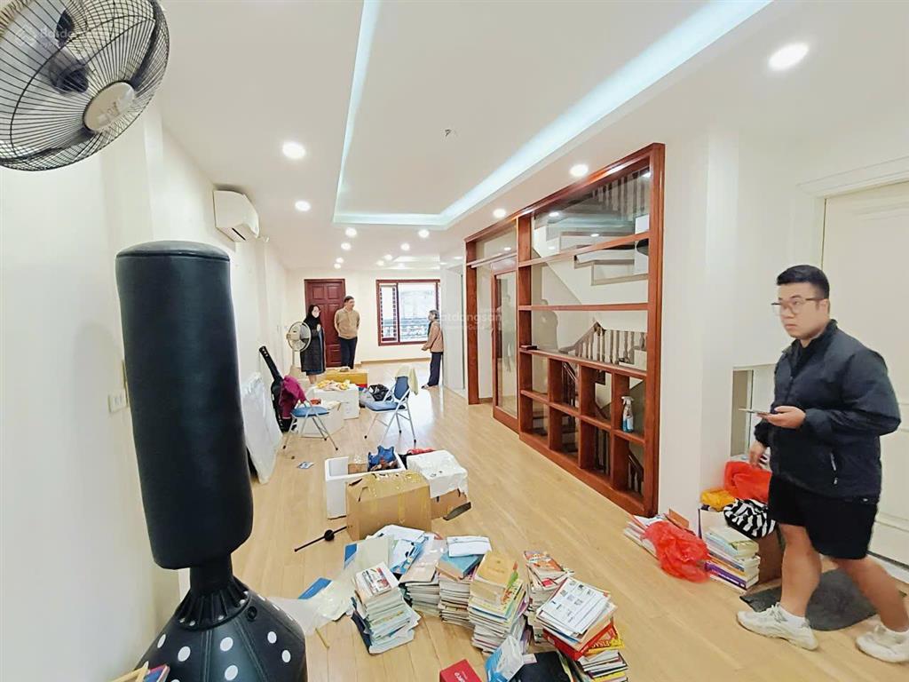 Cho thuê nhà riêng tại nguyễn tuân, thanh xuân dt 80m2, mt 6m có thang máy, 80m2, view đẹp, giá tốt