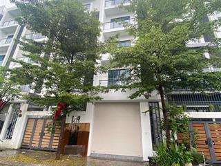 Cho thuê nhà ở hồ tùng mậu, từ liêm, hà nội. dt 100m2 x 5 t, mt 6m, nhà đẹp, thang máy, giá 45 tr