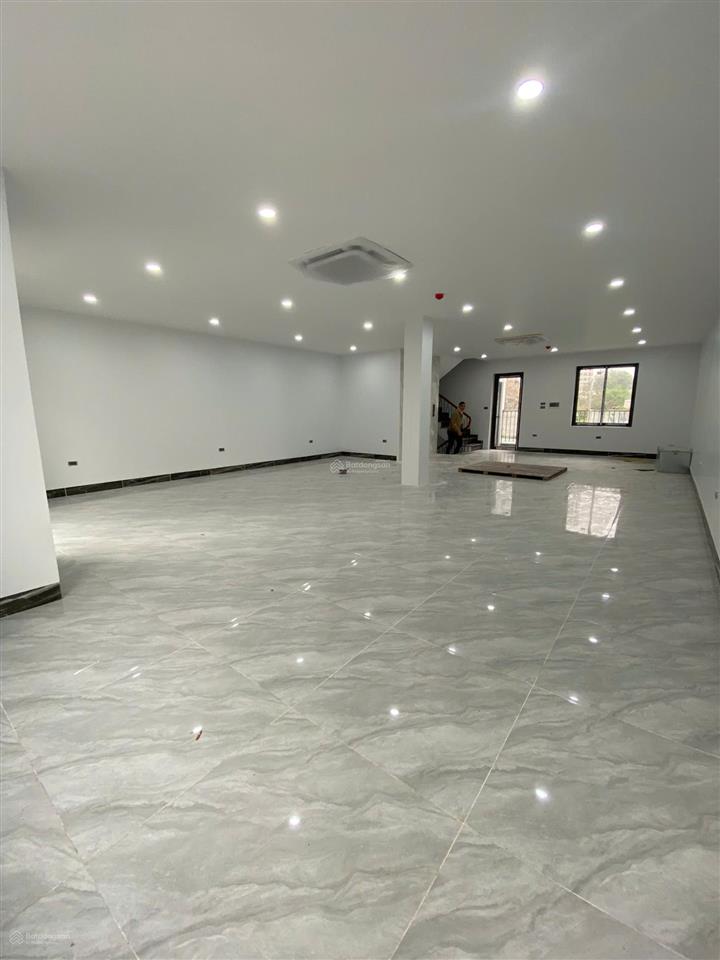 Cho thuê nhà liền kề ở tp giao lưu, phạm văn đồng, hà nội. dt 128m2x6t, mt 8m, giá 65 triệu.