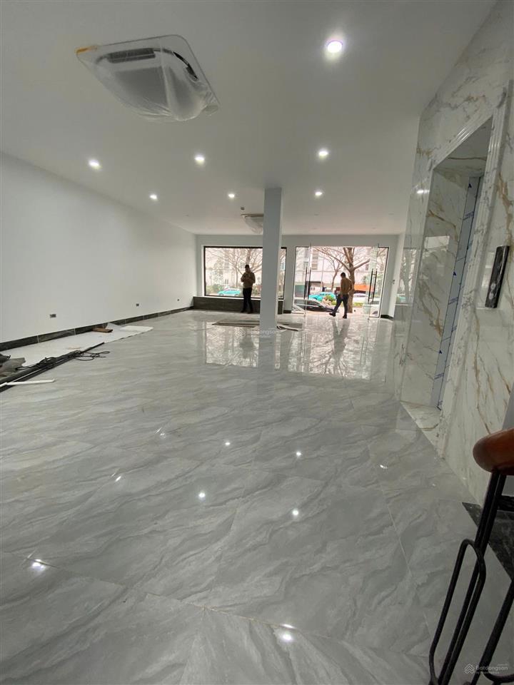 Cho thuê nhà liền kề ở tp giao lưu, phạm văn đồng, hà nội. dt 128m2x6t, mt 8m, giá 65 triệu.