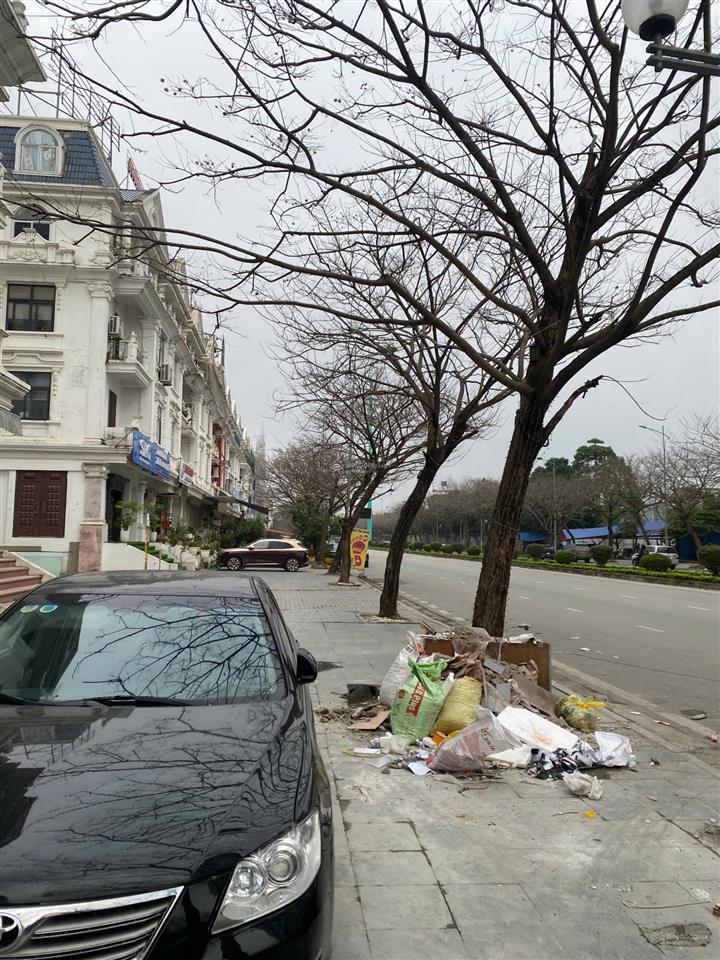 Cho thuê nhà liền kề ở tp giao lưu, phạm văn đồng, hà nội. dt 128m2x6t, mt 8m, giá 65 triệu.