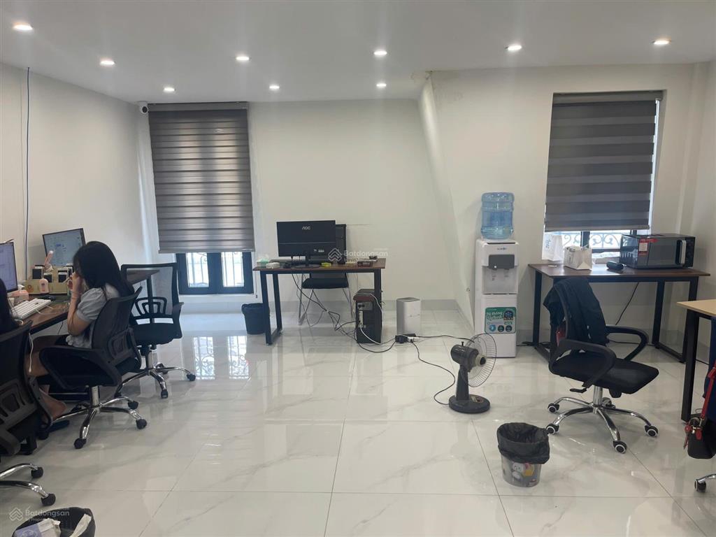 Cho thuê bt 70m2, giá 35 triệu tại hàm nghi, cầu diễn, nam từ liêm, hà nội. nhà đẹp, thông sàn