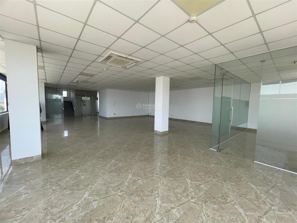 Văn phòng 30  60 người gần sân bay, miễn phí làm ngoài giờ, miễn phí bãi xe