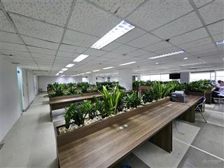 Văn phòng đường 2/9 với bãi xe cực lớn, diện tích 470m2, giá chỉ 10$/m2/tháng