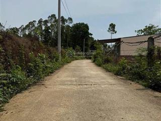 Em cần bán 2 lô đất 100m2 full thổ vuông vắn xuân hoà  lập thạch giá nhô 400tr