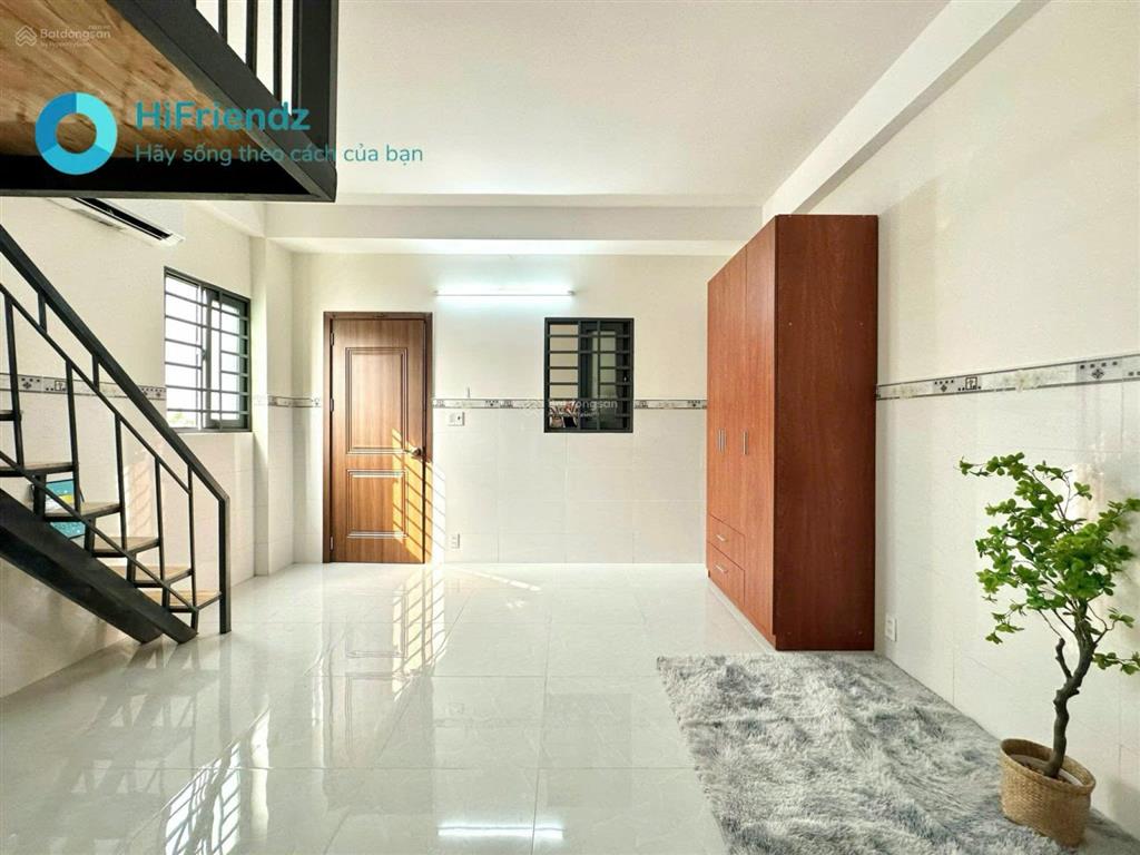 Phòng có gác, sẵn nội thất cửa sổ thoáng ở bình long, lê văn quới gần ngã 4 bốn xã