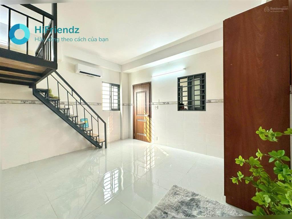 Phòng có gác, sẵn nội thất cửa sổ thoáng ở bình long, lê văn quới gần ngã 4 bốn xã