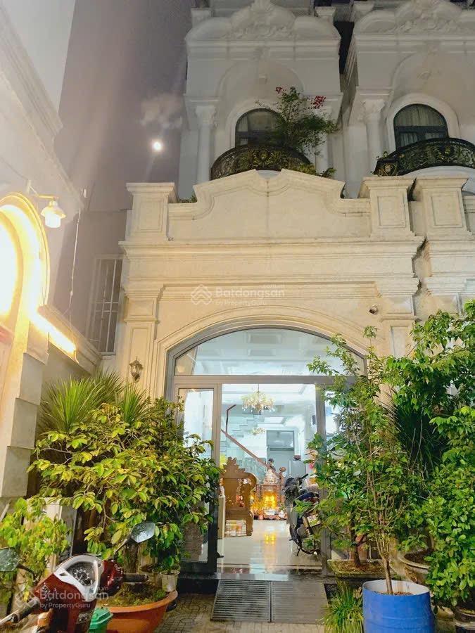 Cần bán. gấp nhà phố. trong khu. dân cư cao. cấp  đang cho thuê tạm. giá 7,5 tỷ