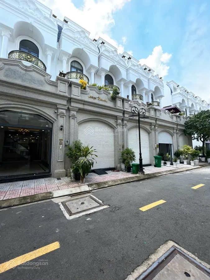 Cần bán. gấp nhà phố. trong khu. dân cư cao. cấp  đang cho thuê tạm. giá 7,5 tỷ