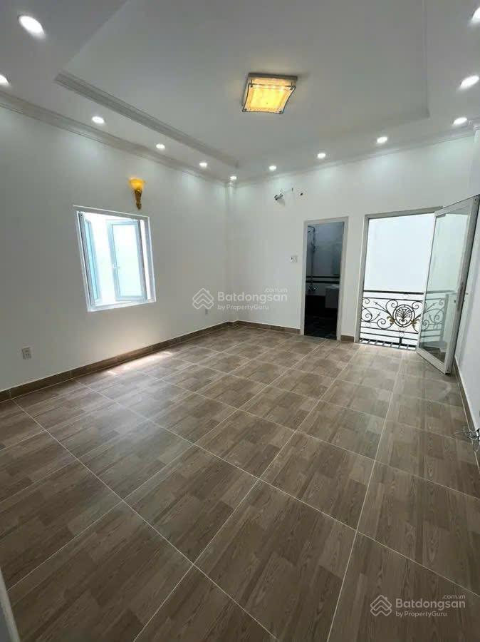 Cần bán. gấp nhà phố. trong khu. dân cư cao. cấp  đang cho thuê tạm. giá 7,5 tỷ