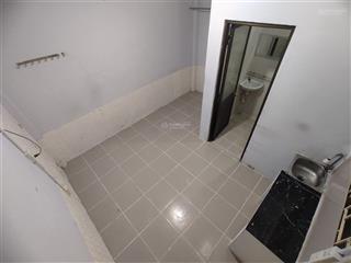 Không chung chủ  cho sinh viên thuê (riêng biệt, 15m2) vừa làm mới, cửa sổ, lê văn sỹ, q3