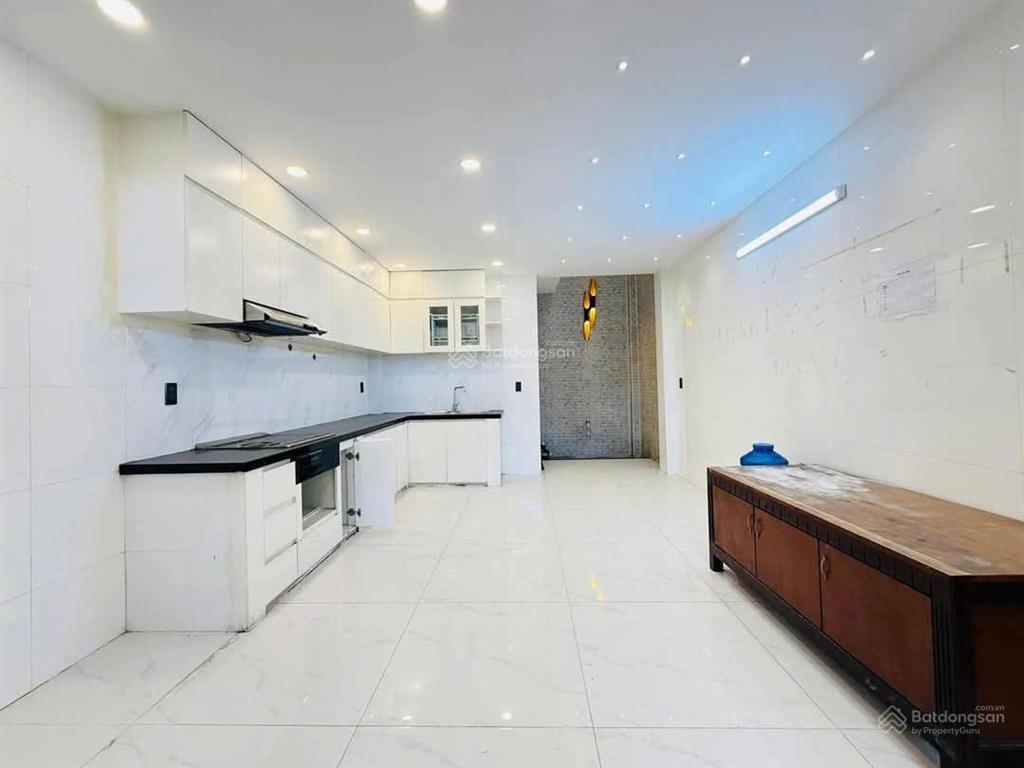 Nhà hẻm thông 8m, dương quảng hàm phường 5, gần tòa án 4x20m 4 lầu 5 phòng 5wc =22 triệu