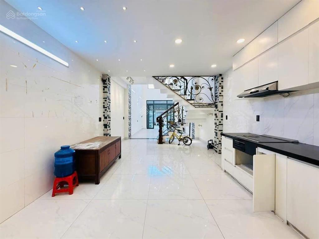 Nhà hẻm thông 8m, dương quảng hàm phường 5, gần tòa án 4x20m 4 lầu 5 phòng 5wc =22 triệu