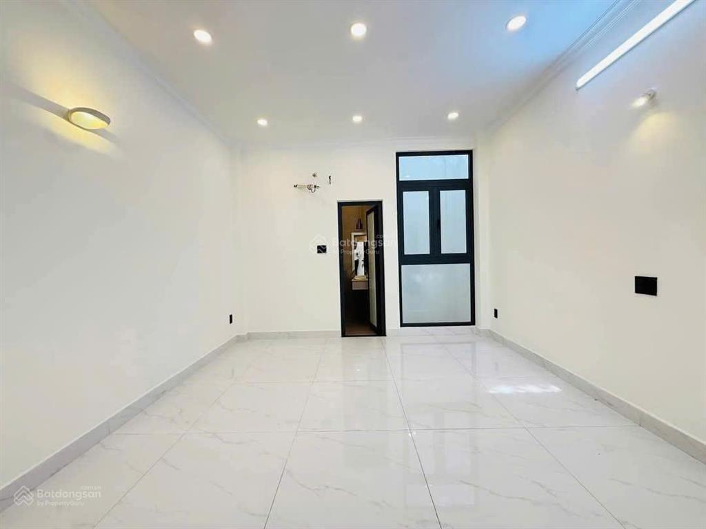 Nhà hẻm thông 8m, dương quảng hàm phường 5, gần tòa án 4x20m 4 lầu 5 phòng 5wc =22 triệu