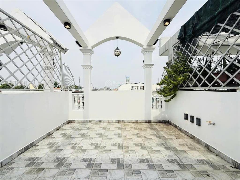 Nhà hẻm thông 8m, dương quảng hàm phường 5, gần tòa án 4x20m 4 lầu 5 phòng 5wc =22 triệu