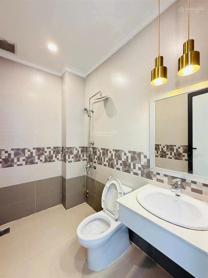 Nhà hẻm thông 8m, dương quảng hàm phường 5, gần tòa án 4x20m 4 lầu 5 phòng 5wc =22 triệu