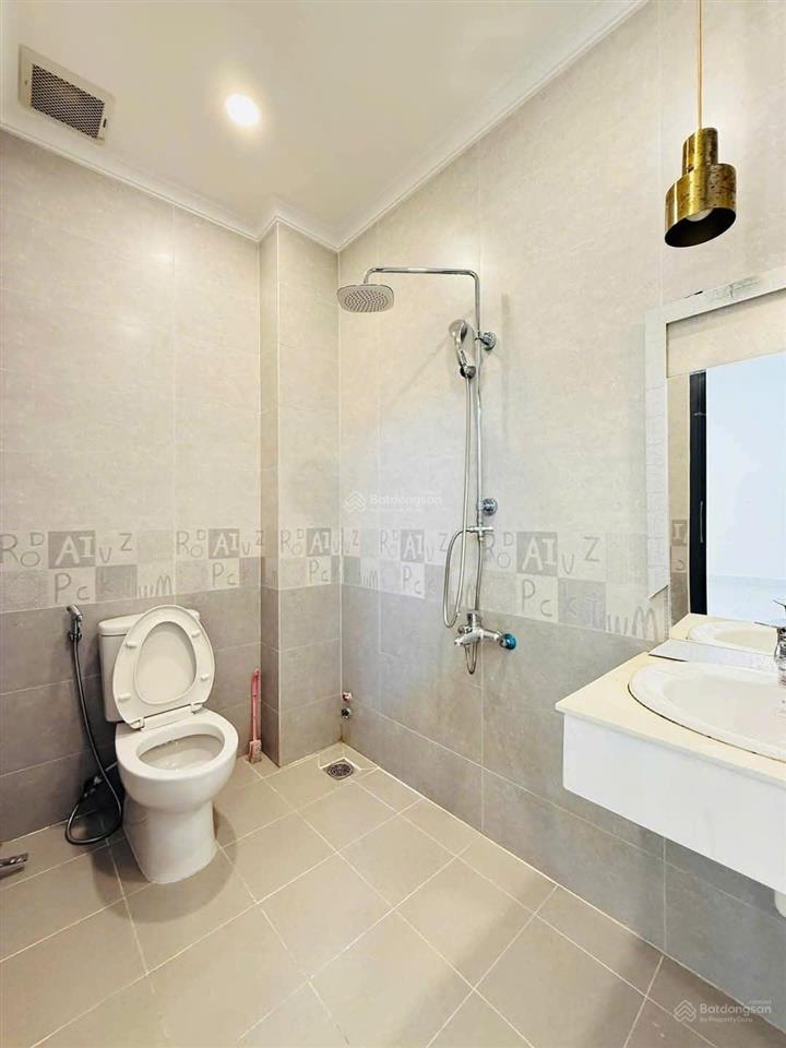 Nhà hẻm thông 8m, dương quảng hàm phường 5, gần tòa án 4x20m 4 lầu 5 phòng 5wc =22 triệu