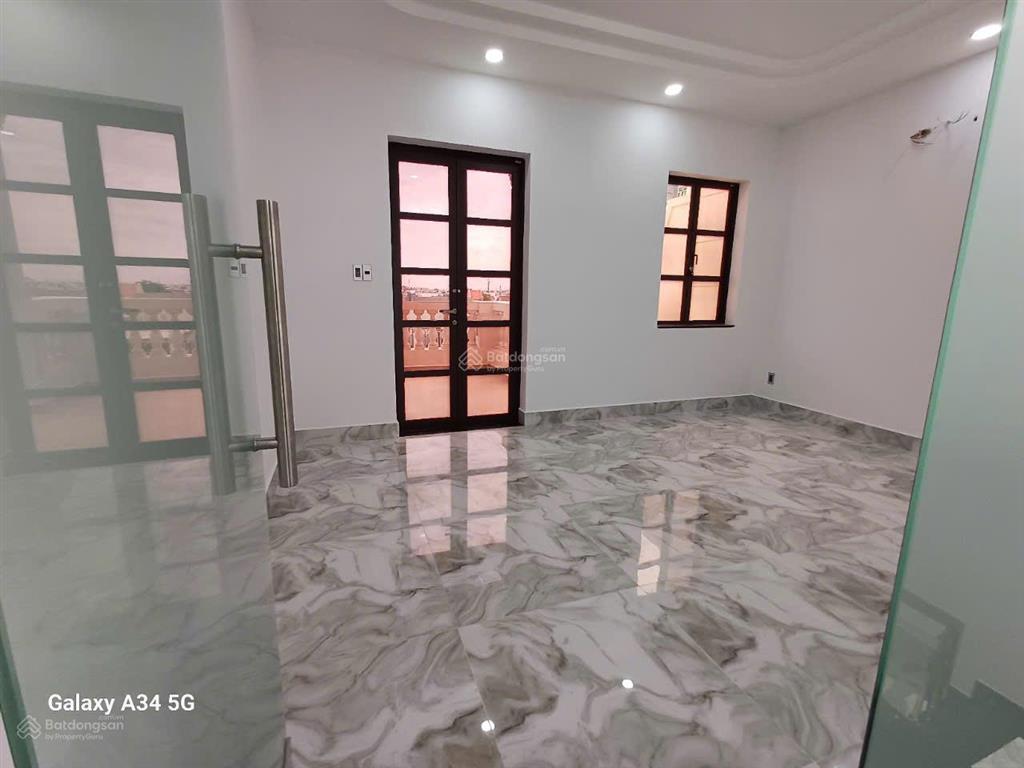 Cityland park hills, mặt tiền phan văn trị p10 5x20m 4 lầu thang máy 8pn 5wc= 50 triệu