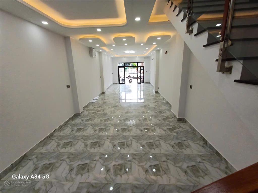Cityland park hills, mặt tiền phan văn trị p10 5x20m 4 lầu thang máy 8pn 5wc= 50 triệu