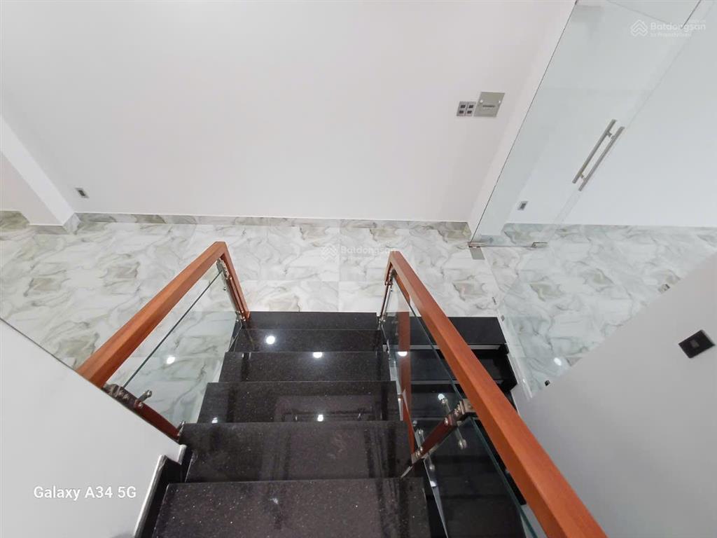 Cityland park hills, mặt tiền phan văn trị p10 5x20m 4 lầu thang máy 8pn 5wc= 50 triệu