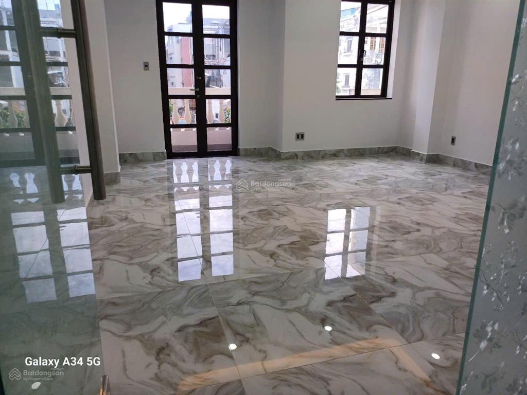 Cityland park hills, mặt tiền phan văn trị p10 5x20m 4 lầu thang máy 8pn 5wc= 50 triệu