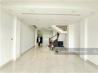 Cho thuê nhà hẻm xe tải quang trung, p. 10, ngã 6 gò vấp  đang làm mới lại hết  vincom
