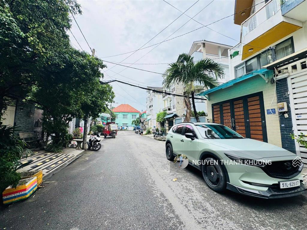 Cho thuê phòng căn hộ dịch vụ 30m2 ( sẵn máy lạnh ) ngay công viên làng hoa