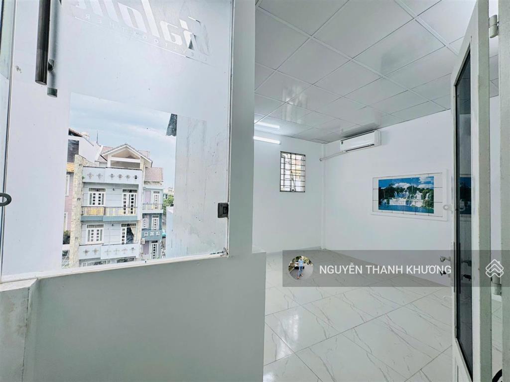 Cho thuê phòng căn hộ dịch vụ 30m2 ( sẵn máy lạnh ) ngay công viên làng hoa