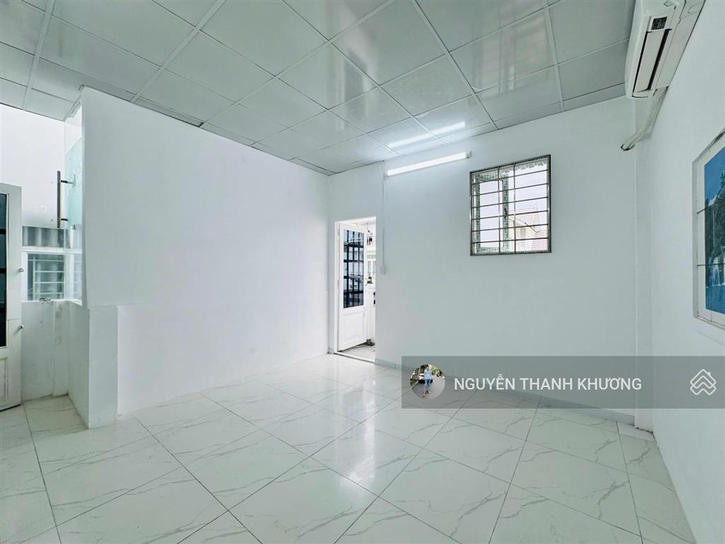 Cho thuê phòng căn hộ dịch vụ 30m2 ( sẵn máy lạnh ) ngay công viên làng hoa