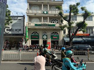 Mặt tiền xvnt ,ngang 9.8m x33 m nở hậu 14m .cn 350 m, 4 tầng ,hdt 137 triệu./th giá 69 tỷ