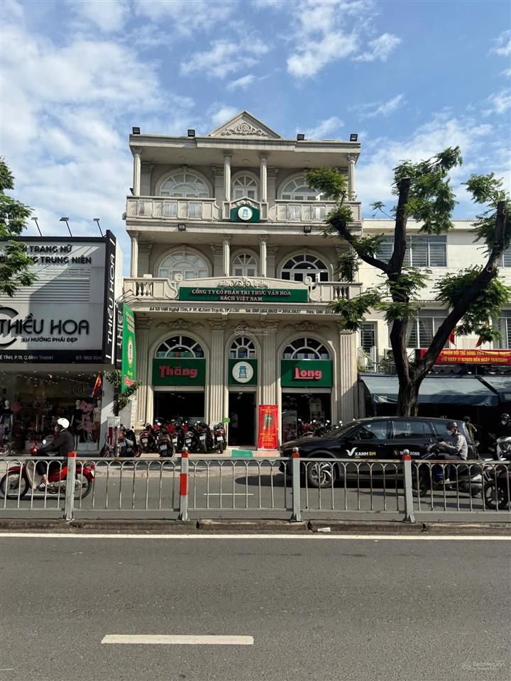 Mặt tiền xvnt ,ngang 9.8m x33 m nở hậu 14m .cn 350 m, 4 tầng ,hdt 137 triệu./th giá 69 tỷ